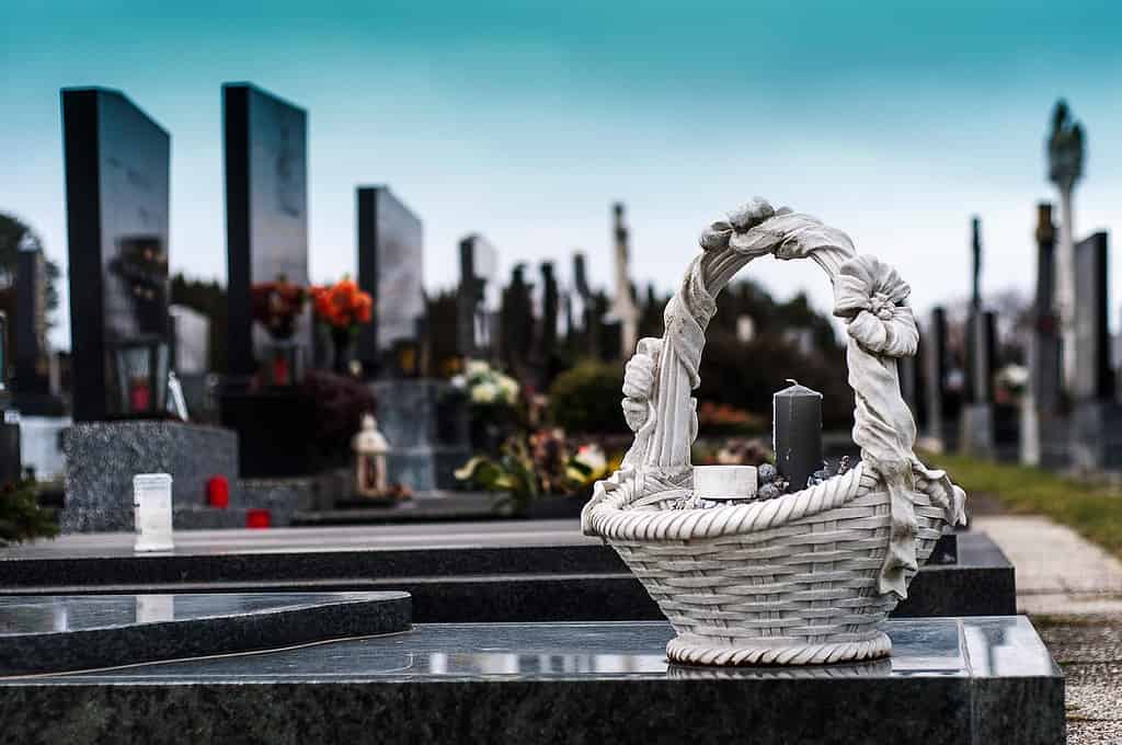 Being Left To Deal With A Funeral Doesn't Need To Be Too Difficult 1 Being Left To Deal With A Funeral Doesn't Need To Be Too Difficult 1