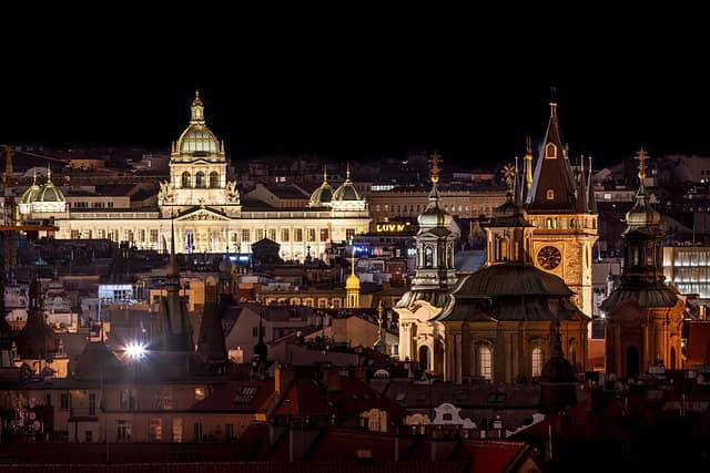 Explore Prague like a local with hidden gems, cozy cafés, scenic spots, and authentic experiences while steering clear of crowded tourist traps and clichés.