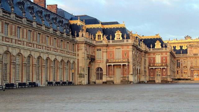 Versailles Palace dazzles with grand halls, stunning gardens, and rich history, making it a must-see destination for anyone visiting Paris. Find out more here.